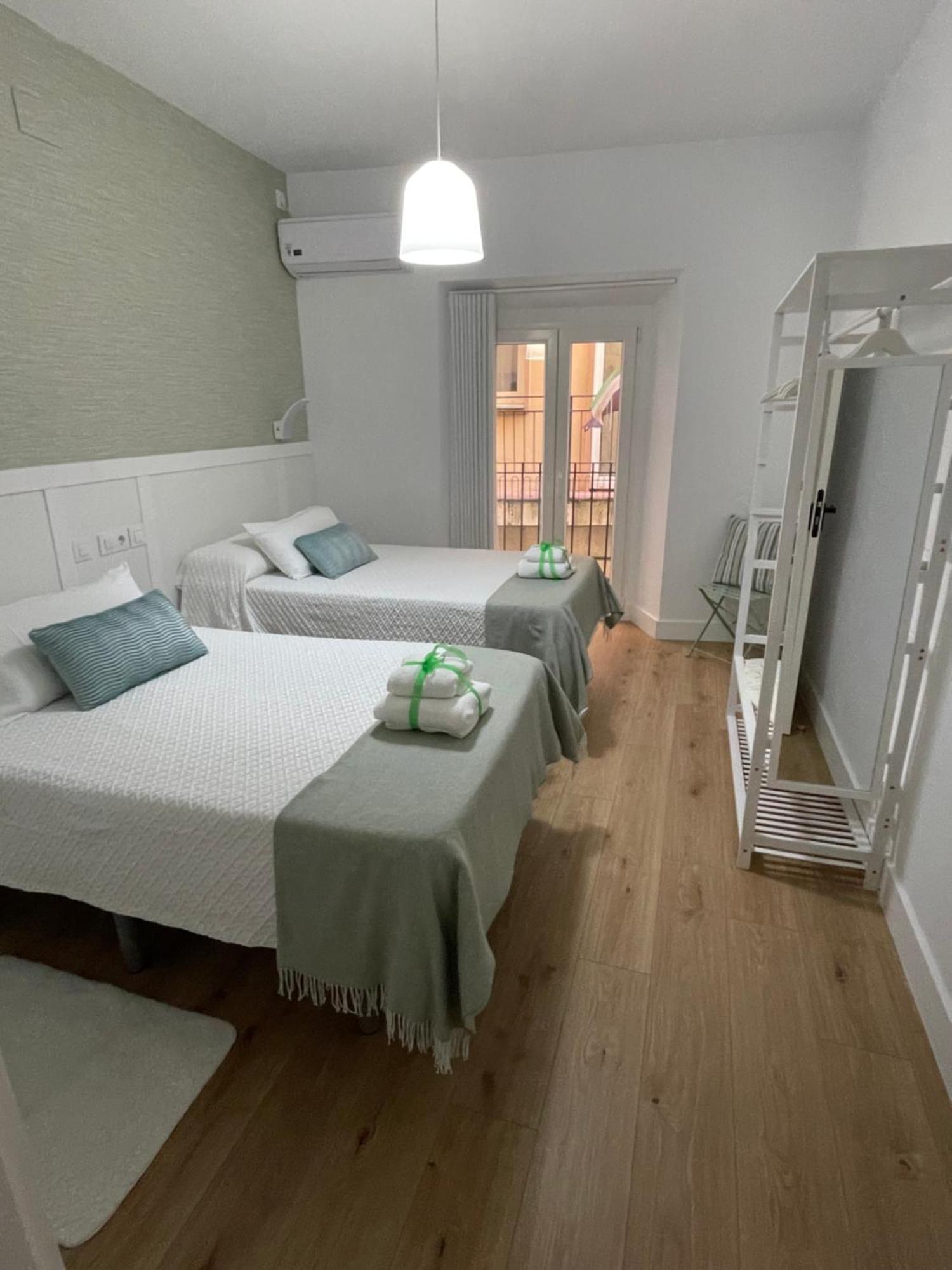 Torre De Ambroz Apartment ปลาเซนเซีย ภายนอก รูปภาพ